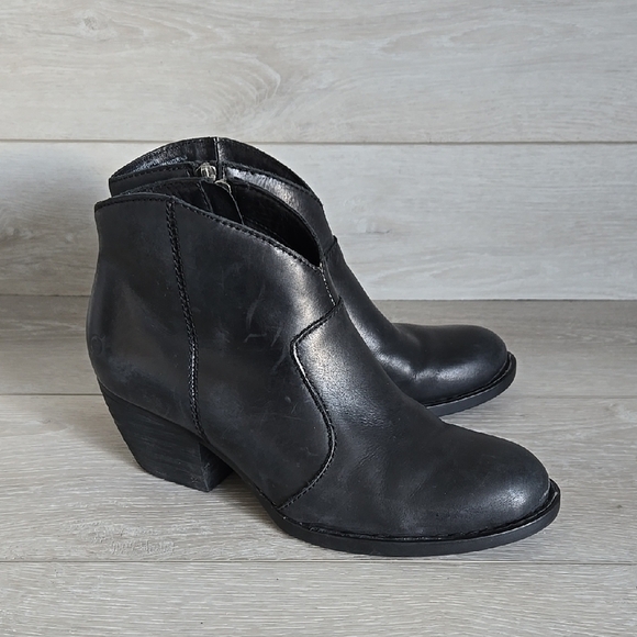 Born Women Black Ankle Boots Shoes Sz 9.5M - Picture 1 of 16